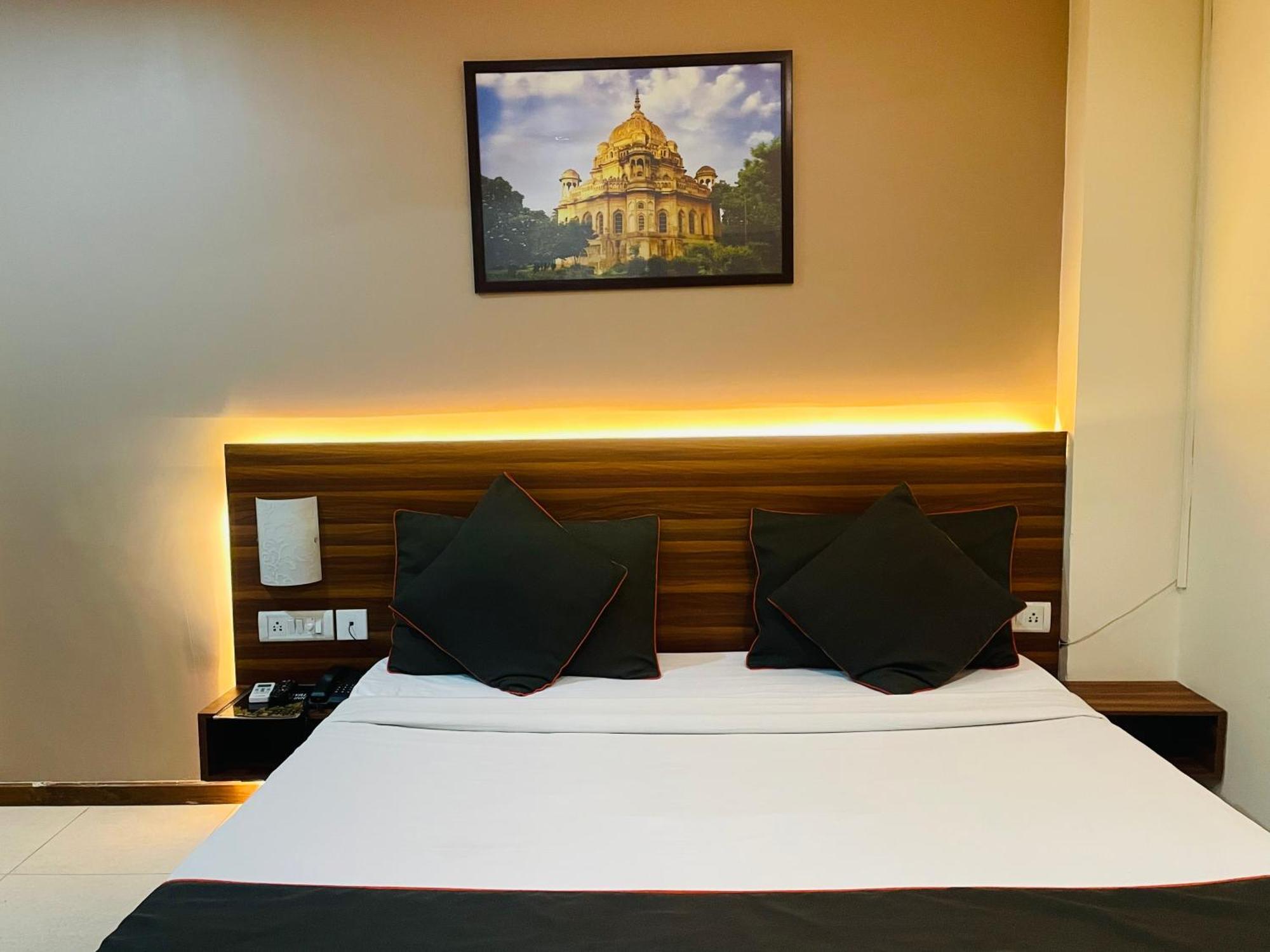 The Royal Presidency Inn Lucknow Extérieur photo