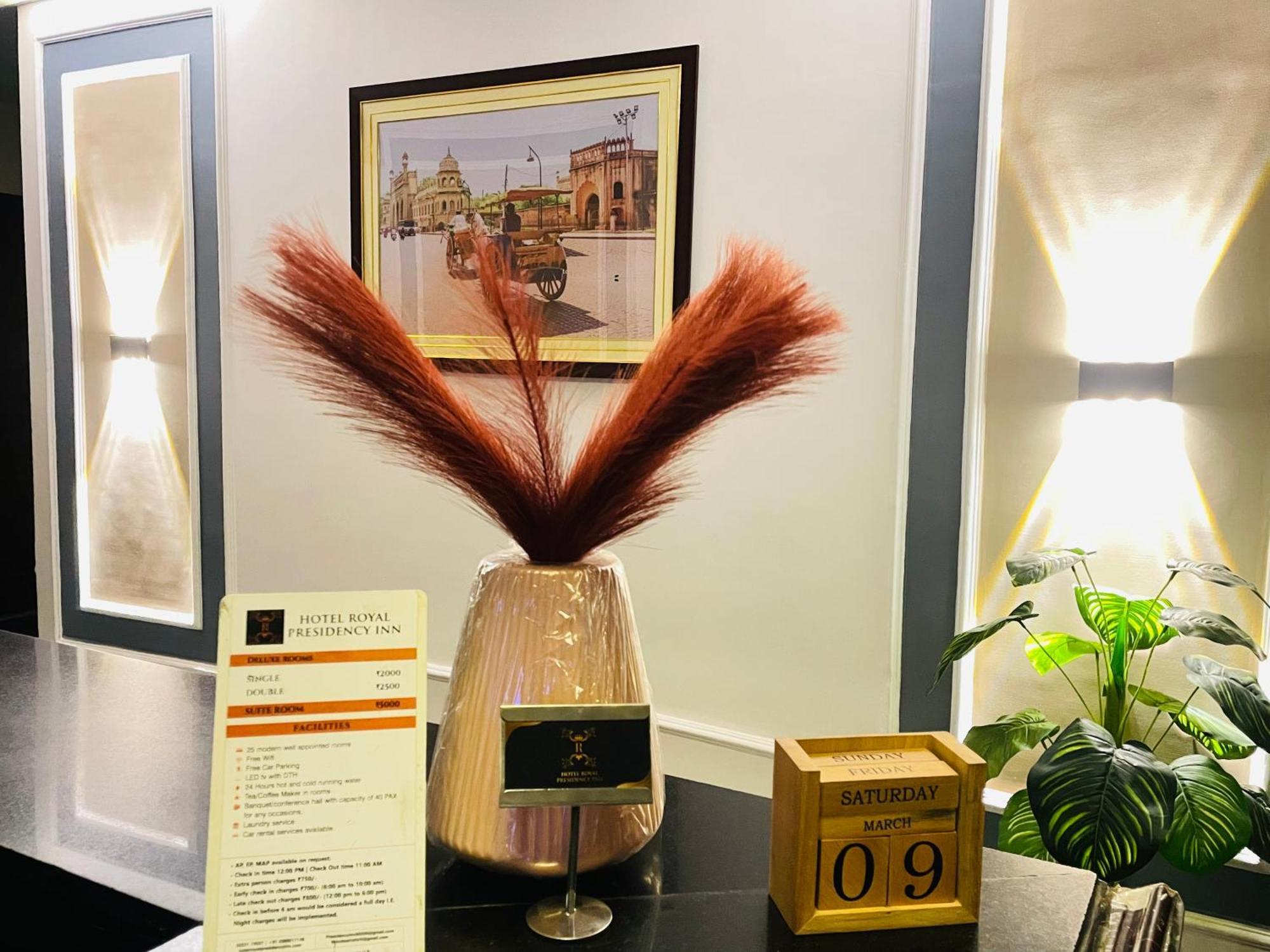 The Royal Presidency Inn Lucknow Extérieur photo
