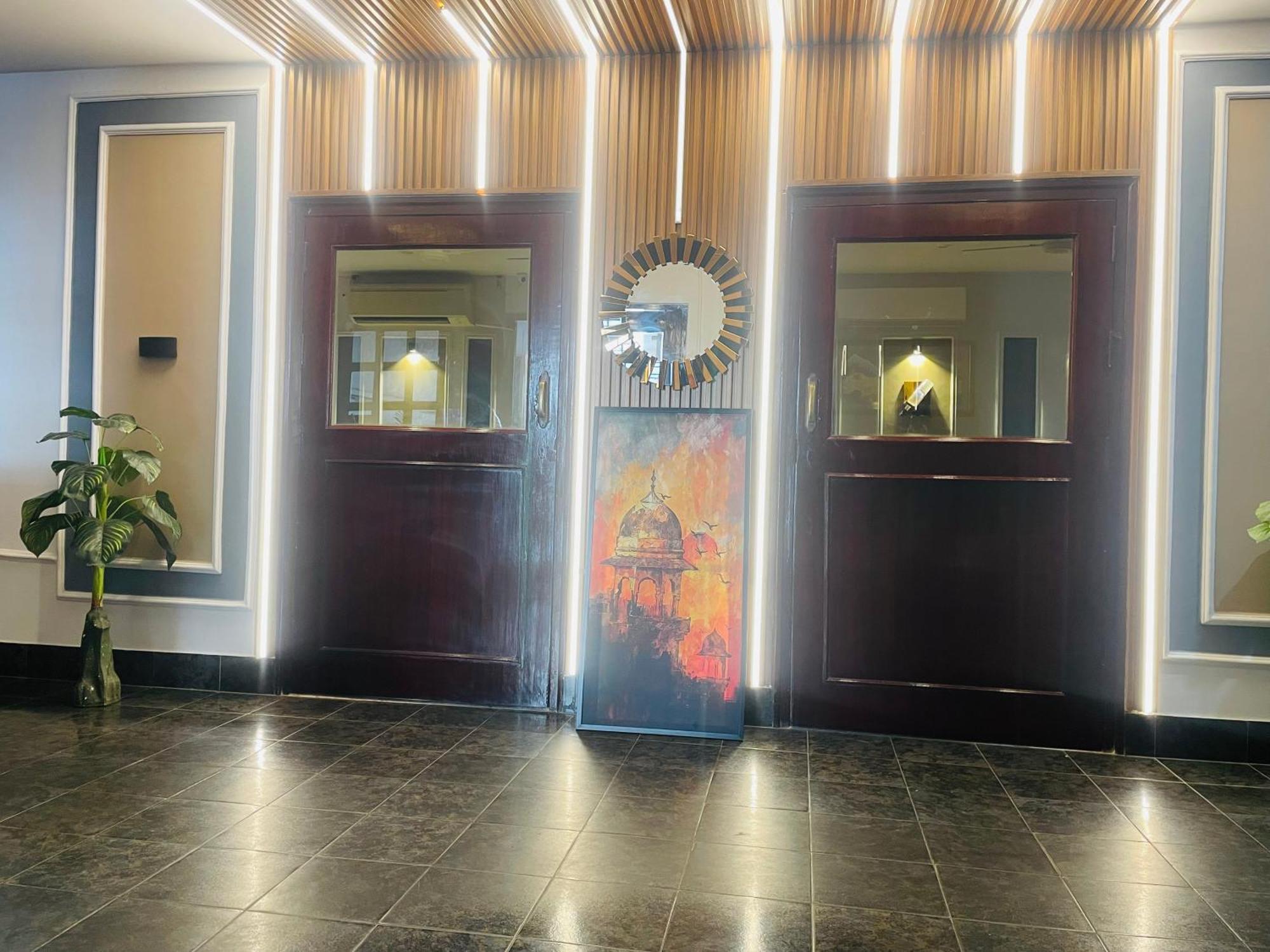 The Royal Presidency Inn Lucknow Extérieur photo