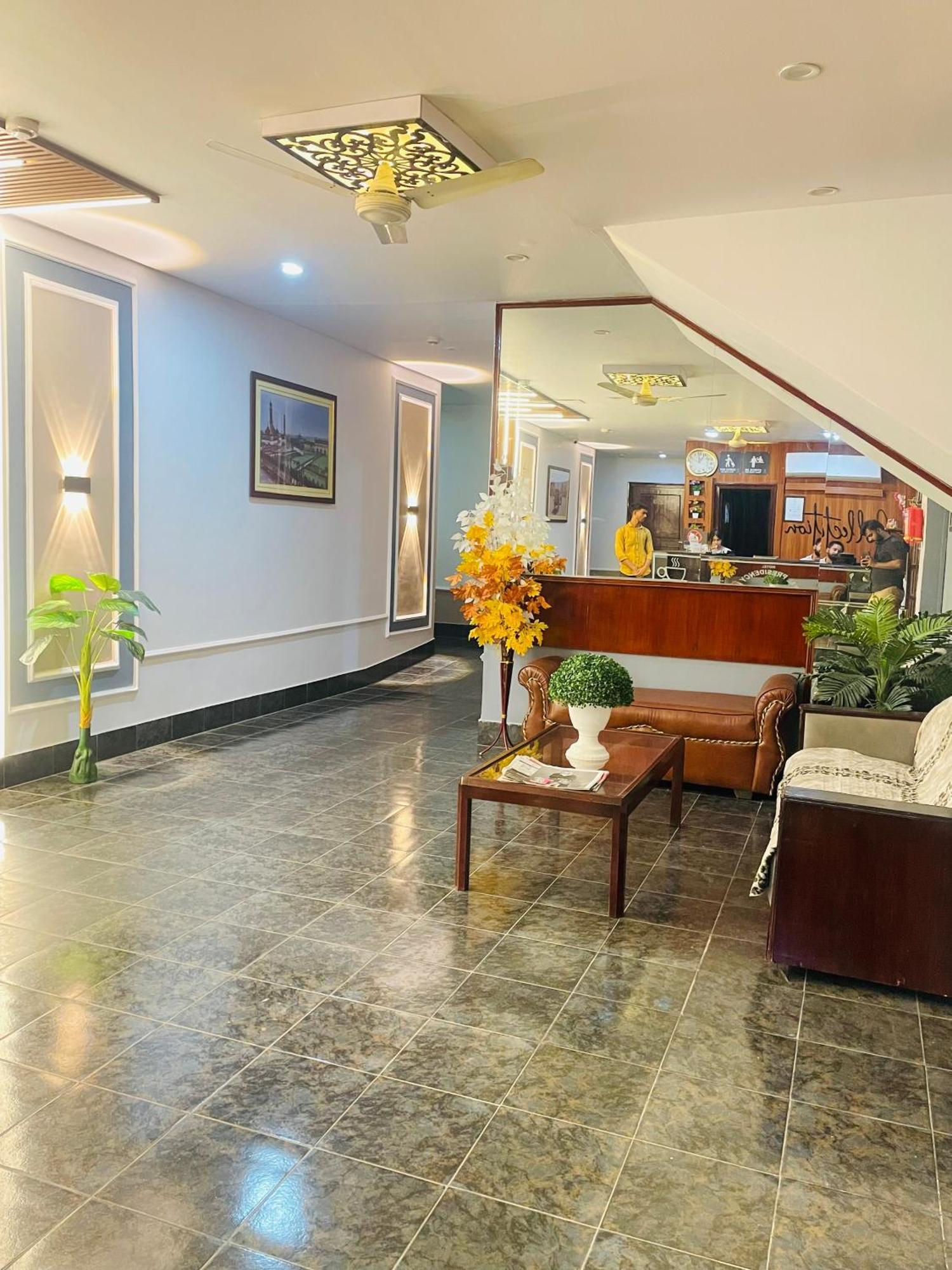 The Royal Presidency Inn Lucknow Extérieur photo