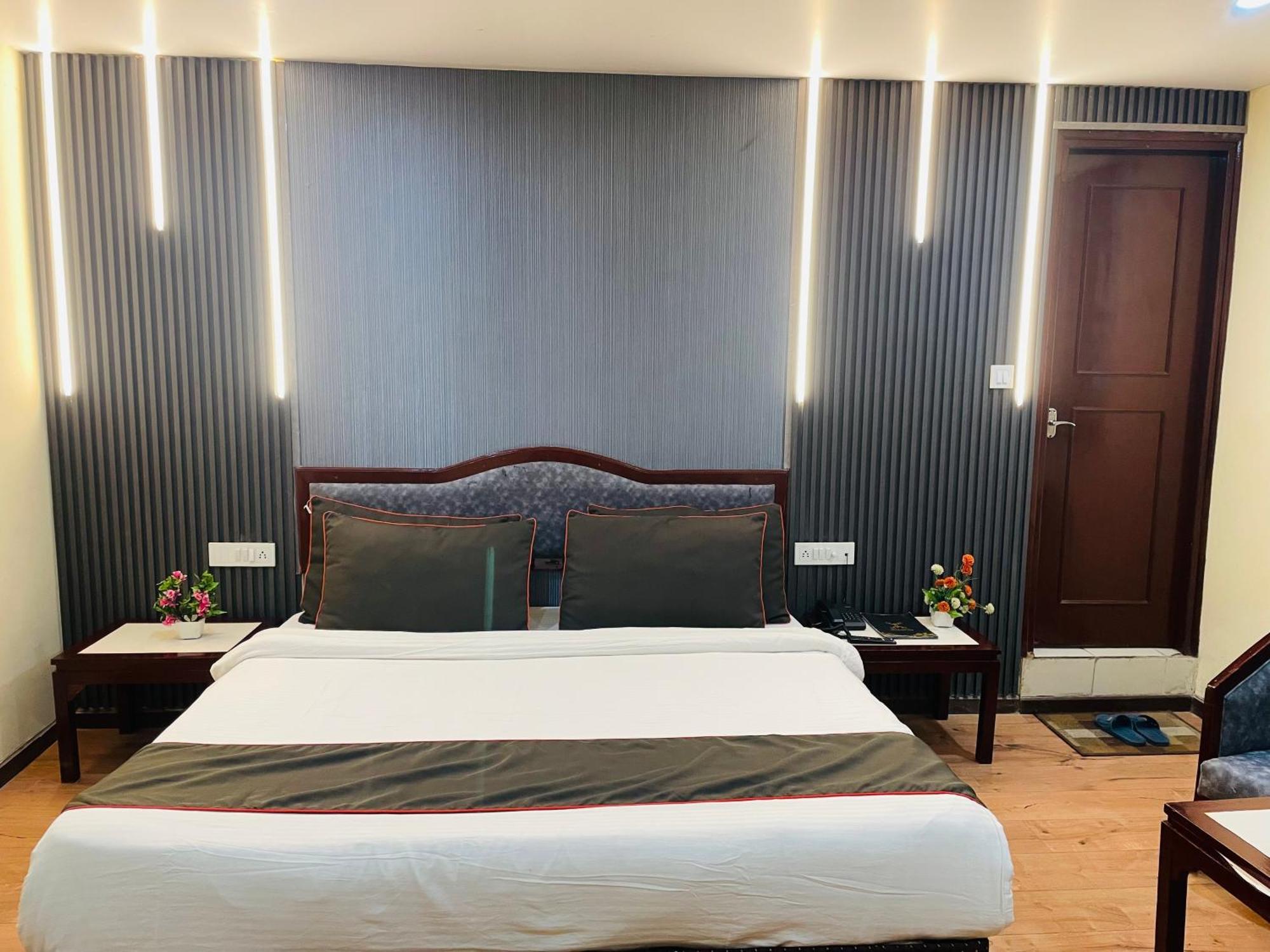 The Royal Presidency Inn Lucknow Extérieur photo