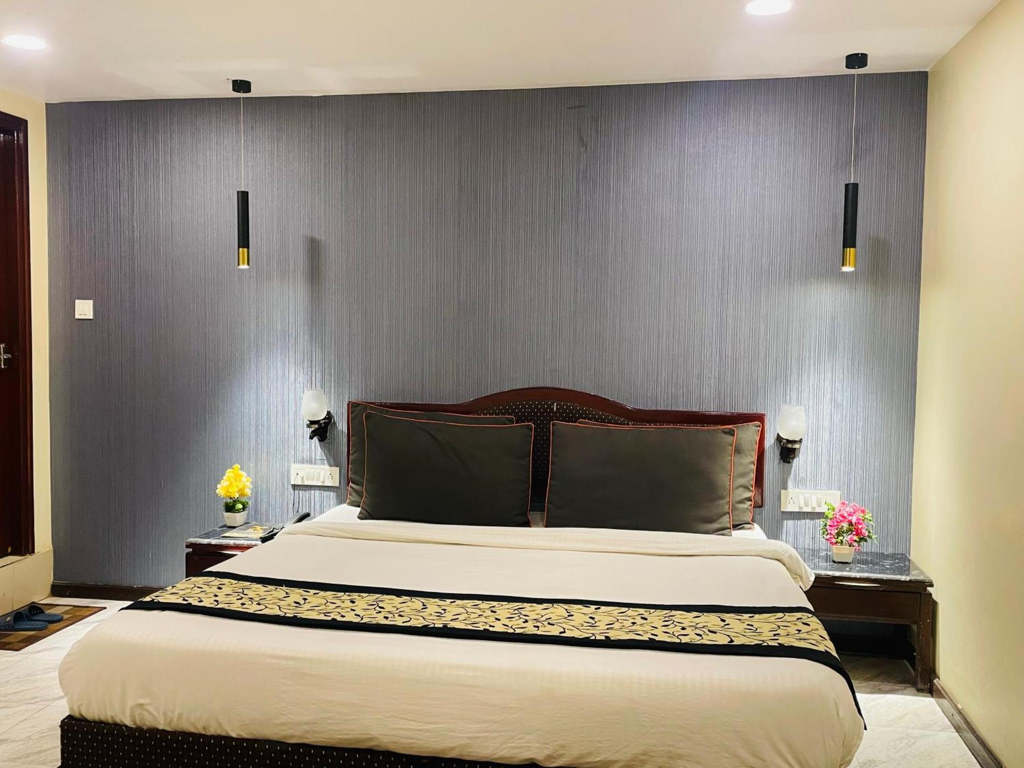 The Royal Presidency Inn Lucknow Extérieur photo